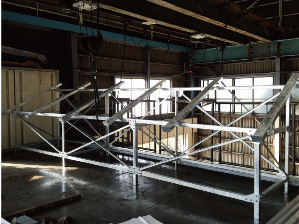 ソーラーパネル架台